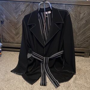 NWOT Chico’s black and white open front tie knee length trench coat jacket
